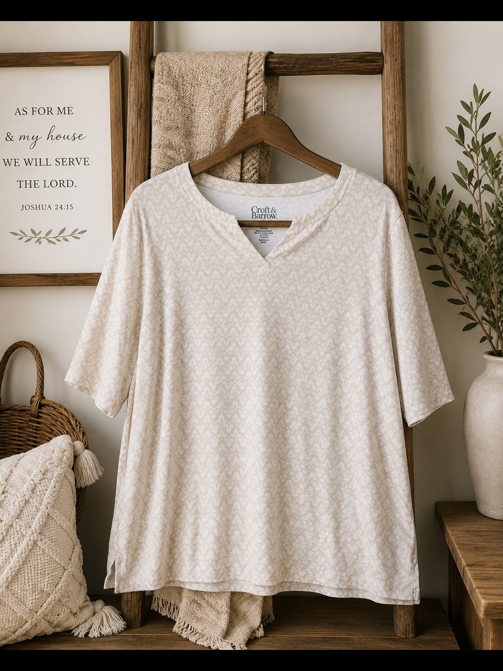 croft & barrow Cream Short-Sleeve V-Neck Tee with Subtle Pattern